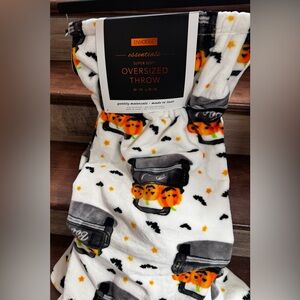 Cute 🥰 ENVOGUE SUPER SOFT OVERSIZED
THROW Pumpkin 🎃 BOO DECORATIVE 60 IN x 70 I…